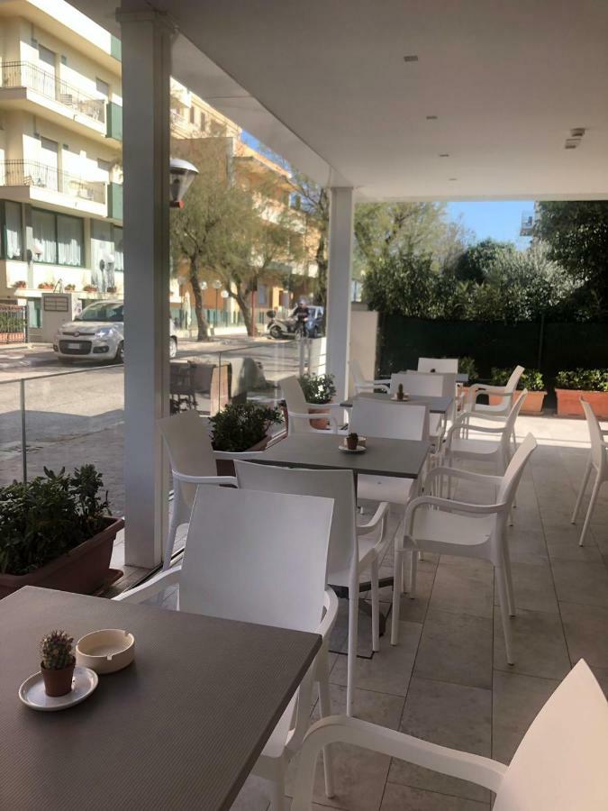 Pensione Elena Misano Adriatico Dış mekan fotoğraf